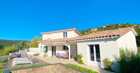 Dpt Var (83), à vendre CAVALAIRE SUR MER villa/maison P6 de 140 m² - Terrain de 593 m² piscine et vue 180°
