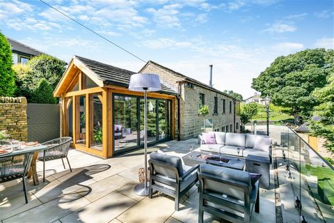 An exceptional property, stunning from all viewpoints, bursting with character, offering modern contemporary styled internal accommodation that is flooded with natural light and is wrapped within a charming 18th century farm building. Recently renova...