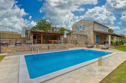 This beautiful villa is located in the small town of Stranići, near the historic town of Sv. Lovreča, only 16 km from the city of Poreč and 12 km from beautiful beaches. An idyllic location that abounds with a range of amenities just a few minutes' d...