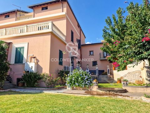 A few steps from the glamor of Taormina, perched in a hilly and panoramic position, stands the village of Forza d' Agrò. In its elegant and charming landscape close to the main square we offer the sale of a wonderful detached house, set inside a larg...