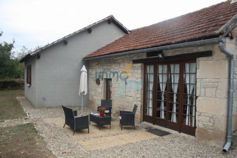François IMMOJOY: ... Rare in Loze 82160, in a pretty little village, this magnificent single-storey house on a plot of 1450 m2 consists of, a large living room, dining room, kitchen of 37.5 m2 with a wood stove, a master suite, a bedroom with bathro...