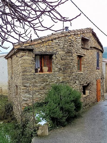 This beautiful stone barn offers a cozy setting in a pleasant mountain hamlet On the ground floor, 1 beautiful entrance with cupboard, 1 kitchen of 7M2, 1 bedroom of 18 M2, 1 bathroom with toilet of 4 M2 and 1 reserve of 4 M2. A beautiful wooden stai...