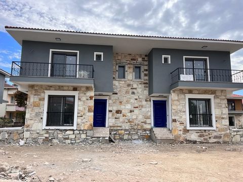 * The villa complex is located in Izmir, Eski Foça, Bağarası hacıveli neighborhood area, * The villa has a garden area of 150 square meters. * Number of Rooms: Each villa has a large living area downstairs such as the lower living room, kitchen, terr...