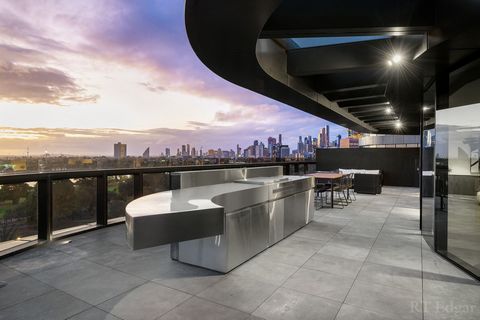 Magnificent brand-new sky residence offering 400sqm approx. of luxurious four bedroom plus study, five-bathroom accommodation with uninterrupted views over Albert Park Lake and Port Philip Bay to the CBD skyline, large 120sqm approx. outdoor entertai...