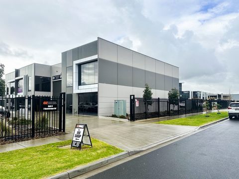 Cameron freut sich, 1, 7 Buontempo Road, Carrum Downs zum Verkauf zu präsentieren. Verpassen Sie nicht die Gelegenheit, dieses außergewöhnliche Lagerhaus in einem geschäftigen Industriezentrum mit einfachem Zugang zu den Hauptverkehrsadern wie der Fr...