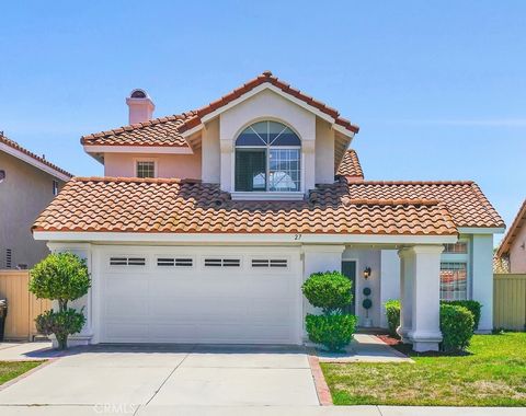 ABOUT THIS HOME: Discover your new beginnings situated at the foothills of the Saddleback Mountains, acclaimed as 2024 safest city in all of California, welcomes you to Rancho Santa Margarita-Orange County! • Coveted as one of the largest master-plan...