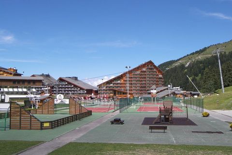 Dit knusse appartement, met een balkon op het zuiden, bevindt zich op de piste in Meribel-Mottaret, gelegen in het hart van Les Trois Vallées, een van de grootste skigebieden ter wereld. Meribel-Mottaret bestaat uit de wijken Chatelet en het grotere ...