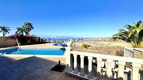 The Property Gallery introduces a beautiful villa for sale in the well-known and prestigious area of Playa del Duque in Costa Adeje. It consists of two floors, the main floor features two double bedrooms with built in wardrobes, two bathrooms, an ope...