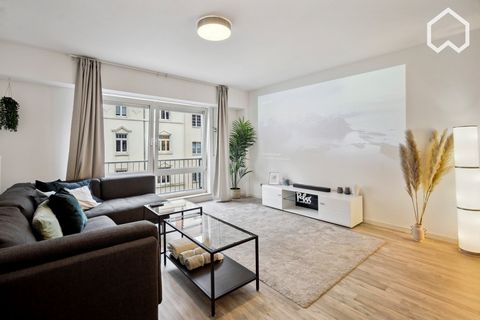 Feel at home in my cozy two-room apartment. In the immediate vicinity is the Elbepark with numerous restaurants and shopping. Also the Neustadt is only a stone's throw away! The 51m² apartment is equipped with a double bed, couch, home theater, haird...