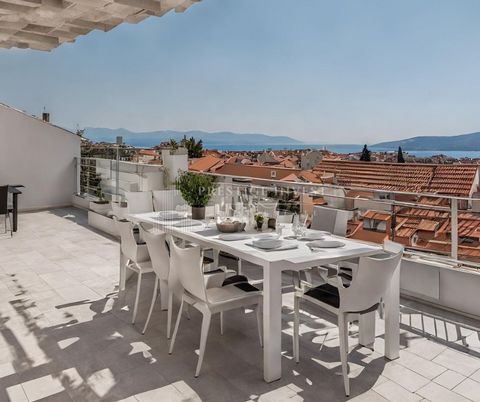 Location: Zadarska županija, Zadar, Plovanija. Zum Verkauf steht in der Gegend von Plovanija eine Wohnung mit zwei Schlafzimmern von 80 m2 und Garten. Mit dem Bau wurde 2024 begonnen, der voraussichtliche Bautermin ist Anfang 2025. In der Nähe der Sc...