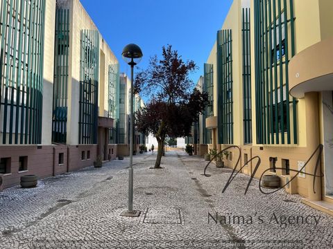 NOVEDAD EXCELENTE OPORTUNIDAD 125.000€ Apartamento de 2 dormitorios en Santiago Maior junto al parque de la ciudad, en Beja. Superficie del inmueble de 83 m2 más una despensa situada en la planta baja del edificio con 23 m2, totalizando 106 m2. El pi...