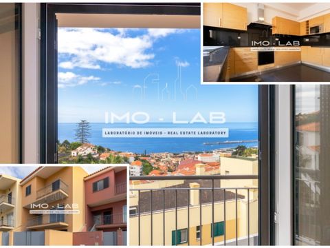 Come and discover this stunning semi-detached villa located in the heart of Funchal, which offers an ideal combination of luxury and comfort. This spacious property features four well-appointed bedrooms, including a luxurious master bedroom with an e...