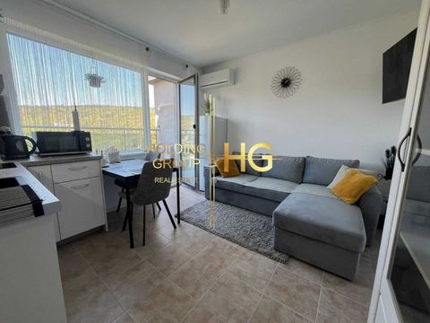 Holding Group Real Estate presents to your attention: One-bedroom apartment in Varna district. It consists of a spacious living room with a terrace, a bedroom, a bathroom with a toilet, a closet, a spacious entrance hall with a place for a laundry ro...