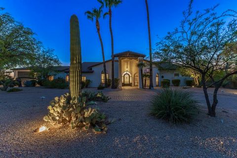 Step into your own private retreat in Cave Creek! This 1+ acre property offers incredible sunset views that you need to experience in person to truly appreciate. With over 4,000 sq. ft. of single-level living space, this home has it all-an expansive ...