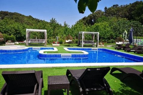 Villa Šubić is located in Kampor, on the island of Rab. A shared swimming pool as well as terrace fitted with sun loungers and sun umbrellas are at your disposal. Villa Šubić also comes with children's playground. You will also have access to a commo...