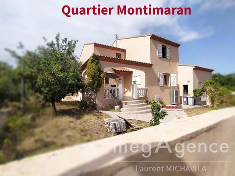 In the dynamic town of Béziers, close to transport, schools, health centers and a large shopping center in a popular area, this villa is nestled in the quiet of a sunny cul-de-sac. It is composed as follows: On the ground floor : - A bright living ro...