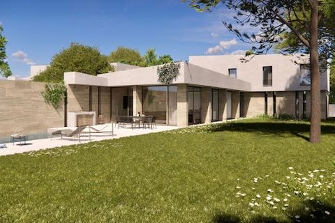 Beautiful contemporary home situated in one of the most sought-after villages (with amenities), just 5 minutes from Uzès. Beautiful living spaces, a fluid layout, contemporary lines... and an unspoilt environment, beneath the evergreen oaks. A projec...