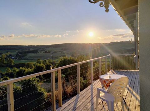 This cute 2 bed cottage maybe small but it’s perfectly formed and has views to die for. The location is great, just outside Lauzerte, one of the prettiest villages in this glorious part of France. Here you’ll find a good selection of shops, restauran...