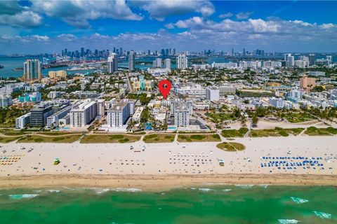 Seltene Gelegenheit, eine 2 BD, 2BA Residenz in einem Condo-Hotel in Miami Beach's South of Fifth zu besitzen. Als eine der wenigen lizenzierten Kurzzeitvermietungen in Miami Beach ist dies ein idealer Wohnsitz als Zweitwohnsitz, den Sie ohne Einschr...