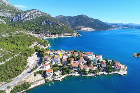 Apartments Mediterranean House are situated in Klek, a littoral town, located in a beautiful cove between Split and Dubrovnik. The property offers you two air-conditioned accommodation units with furnished terrace and free Wi-Fi. Free private parking...