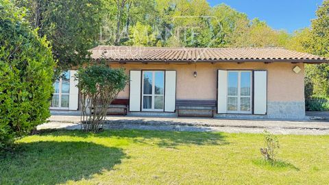 Gubbio (PG), Loc. San Vittorino: Agricultural company of about 32 hectares with two houses and two warehouses composed of: - Approximately 21 hectares of agricultural land, partly flat and partly medium hilly, suitable for all types of cultivation an...