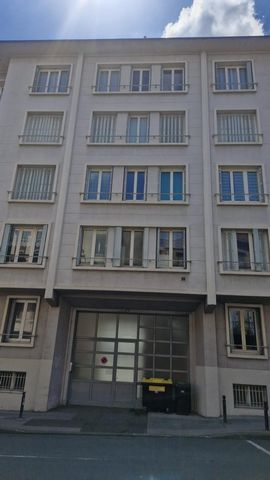 DERNIER ETAGE AVEC TERRASSE