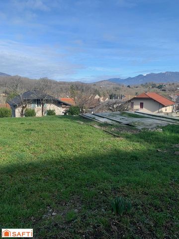 Très beau terrain constructible de 648 m2