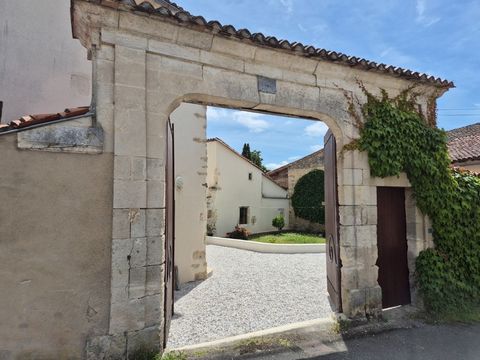 Prestation "Coup de Cur", belle restauration, 130 m2, proche bus et commerces