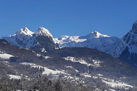 This cozy and bright apartment in Morillon offers a comfortable stay for up to 6 guests with its 25 m² of homely space. Featuring a charming bedroom, the apartment is perfect for families or small groups. It boasts stunning views of the nearby slopes...