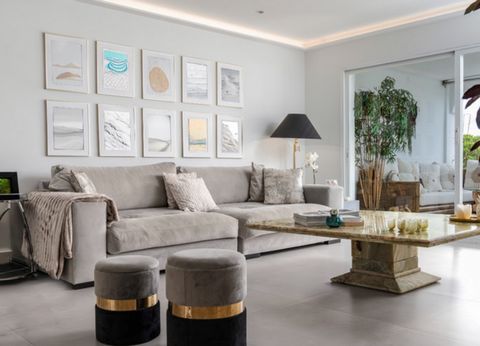 Luminoso Apartamento con Vistas Panorámicas en Balcones de La Quinta Situado en el tranquilo enclave de Balcones de La Quinta, este luminoso apartamento cuenta con impresionantes vistas al campo de golf, al mar Mediterráneo y a los exuberantes jardin...