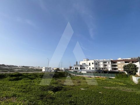 Terreno situado a 1 minuto da Praia da Vagueira, em Vagos. O terreno possui boa exposição solar, com uma área total de 684m2 e 20 metros de frente, com possibilidade de construção de uma moradia isolada com vista para o mar. Ideal para quem procura v...