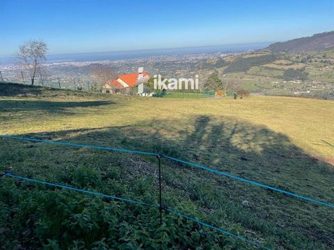 **Tenuta a Gijón - Opportunità unica per costruire la casa dei tuoi sogni con vista sul mare**Eccezionale tenuta a soli 15 minuti di auto dal centro di Gijón, ideale per chi cerca una casa immersa nella natura e nella tranquillità. Questa proprietà u...