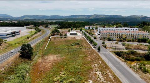 Rare Investment Opportunity in a High-Impact Social and Humanitarian Project, with all the conditions in place for the development of a benchmark residential care facility in the Oeste region. This plot of land, with a total area of 4,203.58 m², is l...