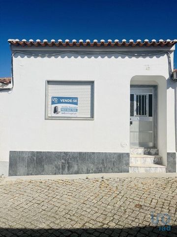 ✨ Casa de Aldeia no Alentejo – Cabeça Gorda ✨ Procura uma moradia acolhedora no coração do Alentejo? Conheça esta encantadora casa de aldeia em Cabeça Gorda, uma aldeia típica e cheia de charme, a apenas 10 minutos da vibrante cidade de Beja, a capit...