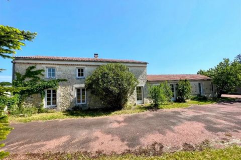 LA TREMBLADE - LONGÈRE DU XVIIIe - 500 M DES COMMERCES
