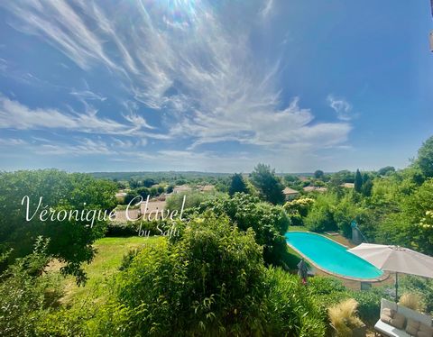Superbe propriété de 162m2 posée sur un terrain paysagé de 1567m2