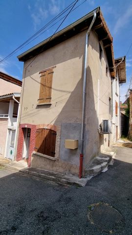 Maison 75 m² dans le centre bourg de Chateldon