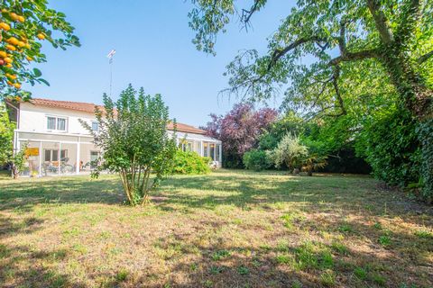 Maison T6 de 174m2 et garage sur parcelle de 1000m2