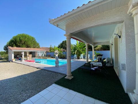 ST-PORQUIER (82) Bel ensemble immobilier de standing composé de deux logements, piscine et grand garage