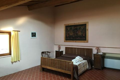 This farmhouse is an oasis of tranquility. The ancient farm is immersed in the nature of the Pisan hills and offers the opportunity to relax, take long walks, take a dip in the pool and visit many important cultural sites such as Volterra, Pisa, San ...