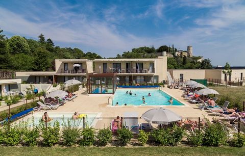 This beautiful holiday residence with green roofs overlooks the estate with vineyards on the right bank of the Wien river, close to the Chinon castle and the medieval town. At the residence, guests can use a heated outdoor swimming pool, solarium and...