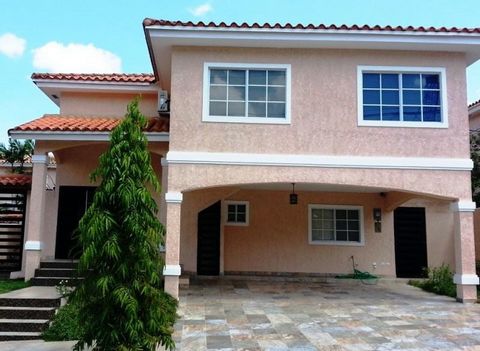 FOR SALE EXCLUSIVE LEASED RESIDENCE IN ALTOS DE PANAMA/SEG 24-7!! BEAUTIFUL TWO-LEVEL HOME IN ALTOS DE PANAMA, FULLY REMODELED WITH MODERN AND PREMIUM LUXURY FINISHES, WITH 24-HOUR SECURITY CHECKPOINT. 4OO MTS2 OF LAND 344 MTS2 OF CONSTRUCTION Excell...