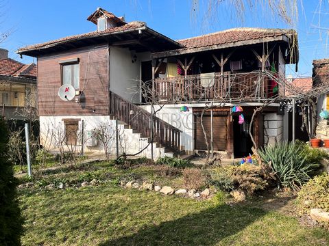 . Renovated 3-bed house in Nice village 40 min. to the Romanian border IBG Real Estates is pleased to offer for sale this 3 bedroom house, with plot of land 2083 sq.m. of land located in a picturesque village 30 min. driving to Ruse city and Danube r...