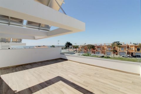 Only 3 available. Fantastic New and Modern 3 bedroom villas with luxury finishes, swimming pool and home automation. Composed by: - 3 (Three) Rooms in Suite. - Modern, spacious and equipped kitchen - Living room with lots of light - 3 (Three) spaciou...