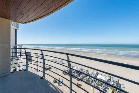 Agréable, moderne et bel appartement sur le Zeedijk au 5ème étage avec deux chambres. Près du centre commercial. Balcon confortable avec vue sur la mer. Animaux non admis, canapé-lit double dans le séjour. Mise en page Séjour confortable avec cuisine...