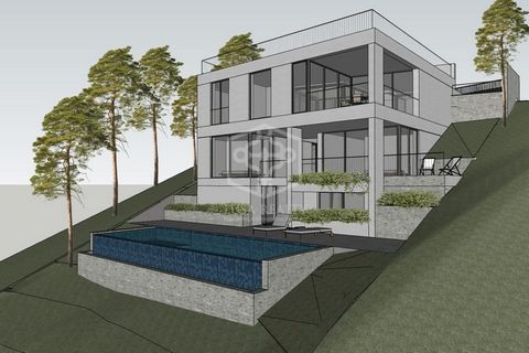 This unique plot is located in Costa de la Calma, south-west coast of Mallorca. The plot of 1178m2 comes with a license for the possibility to build upon 35% of the total area. It would be possible to construct a 2-storey family house with a swimming...