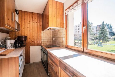Chalet Le Sabot de Venus is a spacious chalet in a central location in winter sports paradise Les Deux Alpes. A lot of wood has been used both outside and inside, which creates a great atmosphere. The hot tub on the terrace guarantees a relaxing stay...