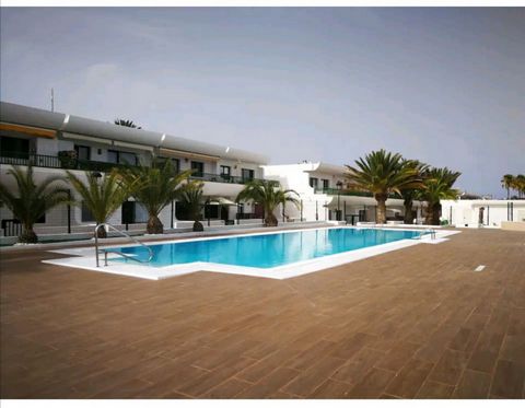 The Dunasol complex is located just 2 km from the Grande Playa de Las Dunas de Corralejo and less than 1 km from the center of the town. It has a recently renovated community pool and a large solarium with a relaxation area. The apartment consists of...