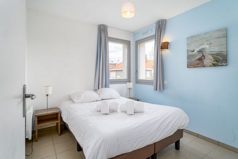 Situated on the border, just a stone's throw from De Panne (4 km) and not far from other coastal cities like Koksijde, Nieuwpoort and Ostend, lies the charming French village of Bray-Dunes. This town is a resort on the Franco-Flemish Opal Coast in th...
