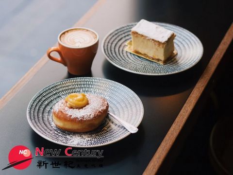 CAFE/TAKEAWAY --CAULFIELD--#7507129 Coffee/takeaway shop * LOCATED ON THE MAIN ROADSIDE OF CAULFIELD * The shop area is 100 square meters * $5,000 per week, open for 6 days * Low weekly rent of $635, 15 year long lease * 40-60 seats * With a full com...